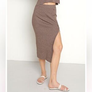 Monrow Rib Midi Skirt Button Side Slit Sz L Brown Fall Cozy Winter Sweater